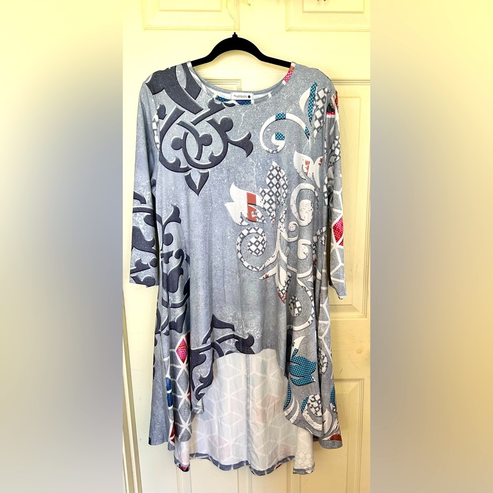 5. XL Nuggles Aria Top in very good condition. Worn once.